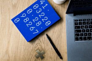 numbers-on-desk-artifin-accountants